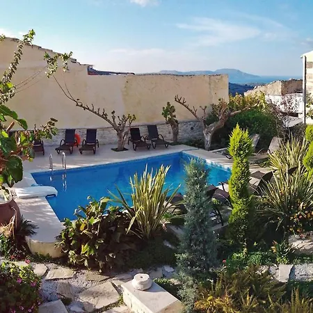 Otel Arcus