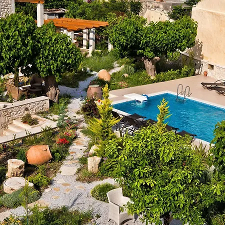 Otel Arcus