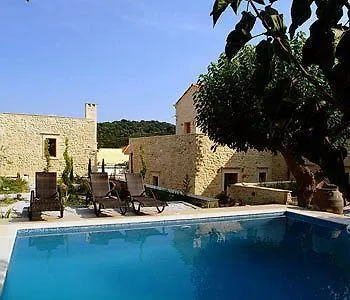 Arcus Suites 4*