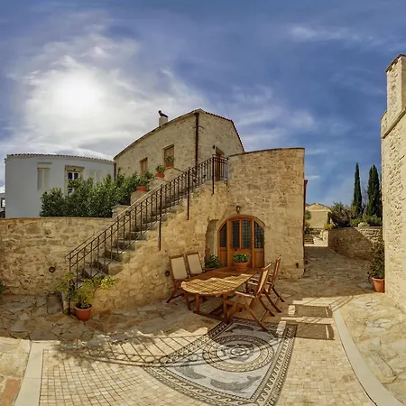 Arcus Suites 4*