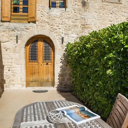Arcus Suites 4* Argiroupolis