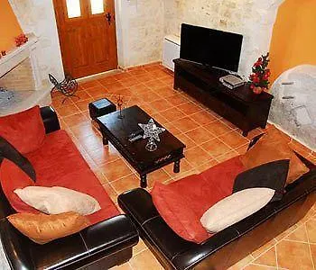 Arcus Hotel Aryiroúpolis